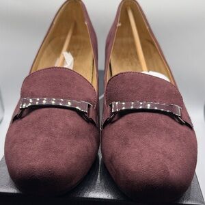 Naturalizer Women's Burgundy Suede Loafers